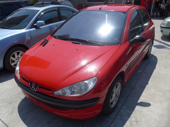 2004 Peugeot 206 1.4 照片1