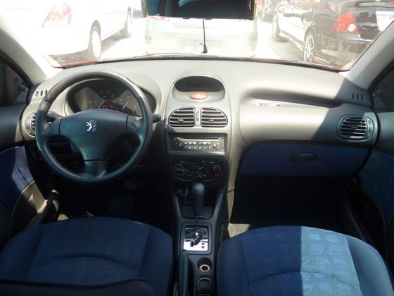 2004 Peugeot 206 1.4 照片2