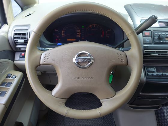 Nissan 日產 Serena QRV 照片3