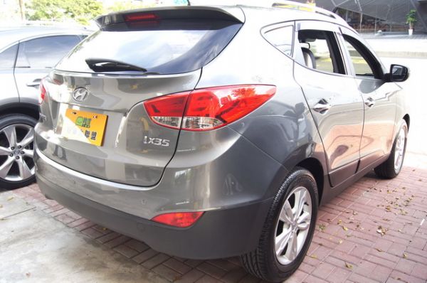 11 HYUNDAI IX35 2.0 照片3