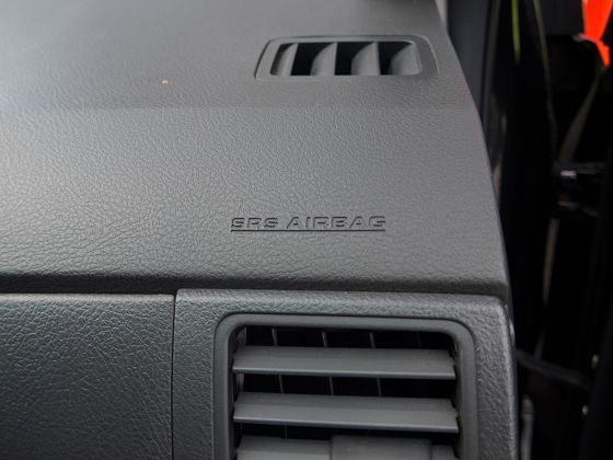 豐田 altis 1.8 黑 照片9