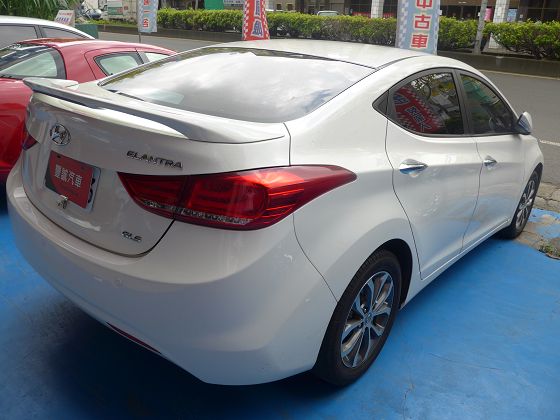 Hyundai 現代 Elantra 照片10