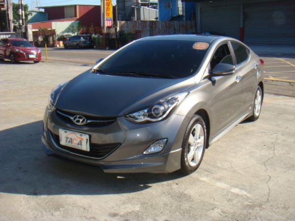 HYUNDAI ELANTRA 照片1