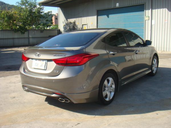 HYUNDAI ELANTRA 照片2