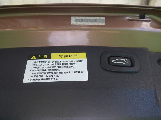 納智捷  7 SUV  2.2 棕 照片9