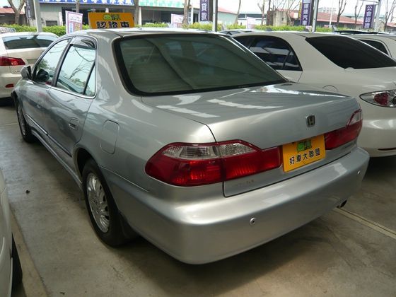 2001年 Honda本田 Accord 照片10