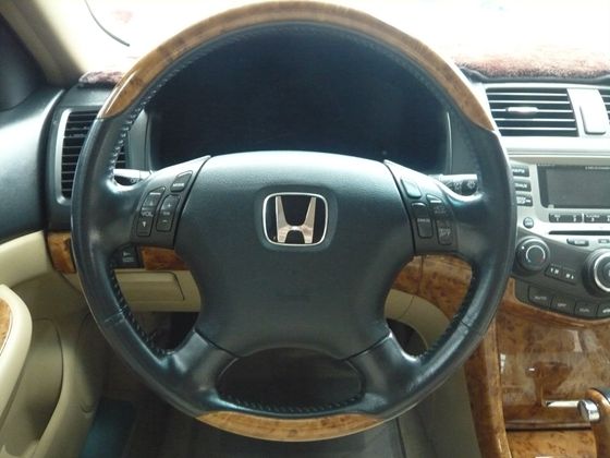 2004年 Honda本田 Accord 照片5