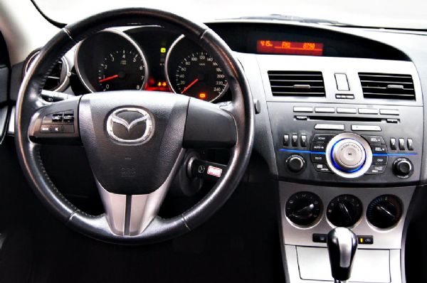 MAZDA3 五門 1.6 免頭款全額貸 照片5