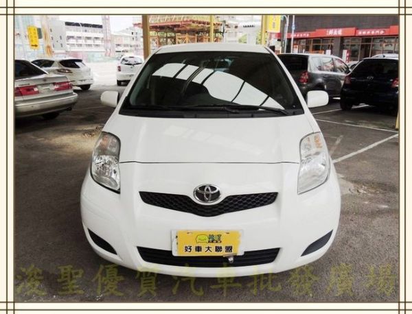 2013 豐田Yaris 白 27.2萬 照片2