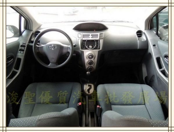 2013 豐田Yaris 白 27.2萬 照片5