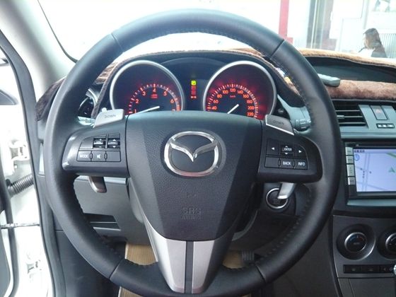 2010年 Mazda 馬自達 馬3S 照片5