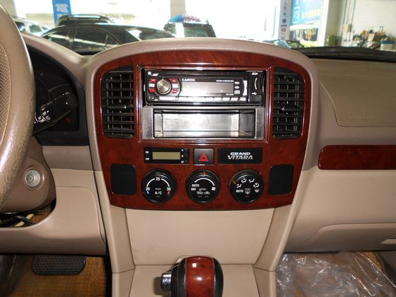 鈴木 GrandVitara 2.0 白 照片6