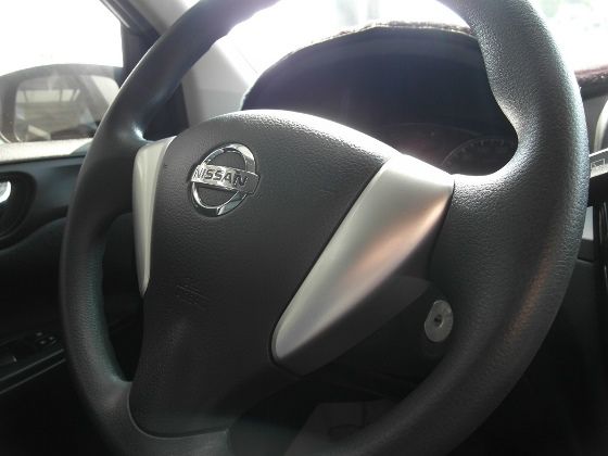 2013年Nissan日產 Tiida 照片4