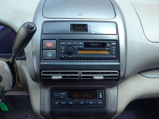 2003 Nissan QRV  2.0 照片4