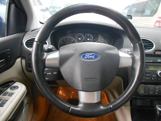 Ford 福特/Focus 1.8 照片6