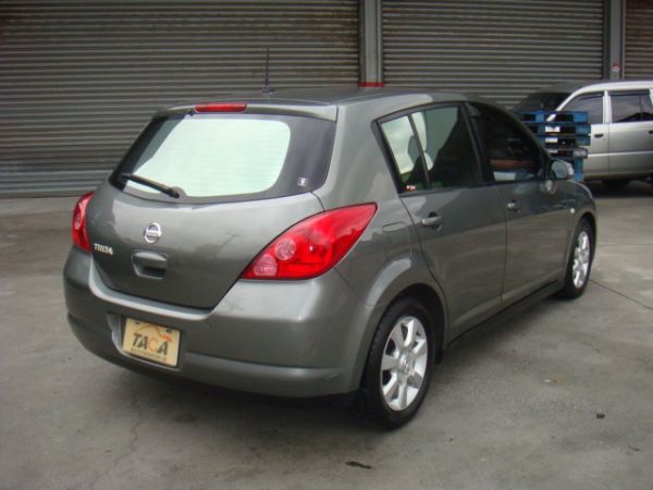 NISSAN TIIDA 照片2