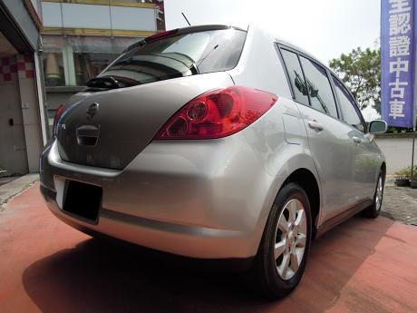 2011 Nissan Tiida1.8 照片10