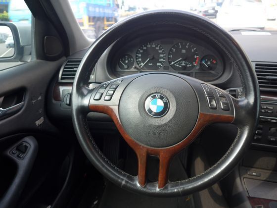 BMW 寶馬/318 I 照片5