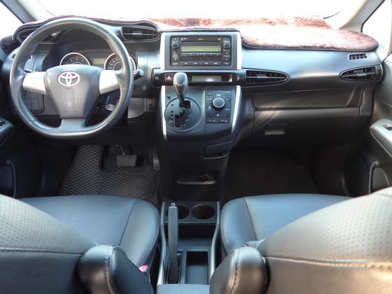 2010 Toyota Wish 2.0 照片2