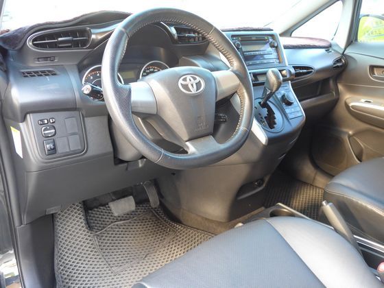 2010 Toyota Wish 2.0 照片3