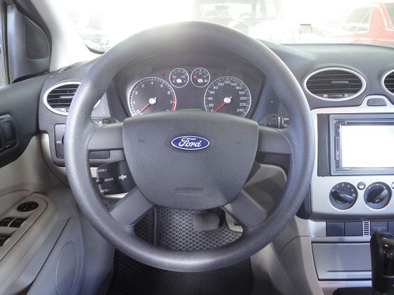 2005 Ford Focus 1.8 照片6