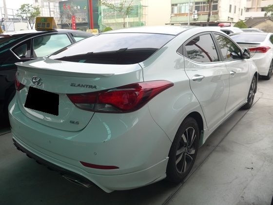 Hyundai 現代/Elantra 照片10