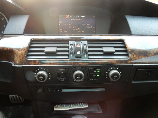 BMW 520I E60型 照片9