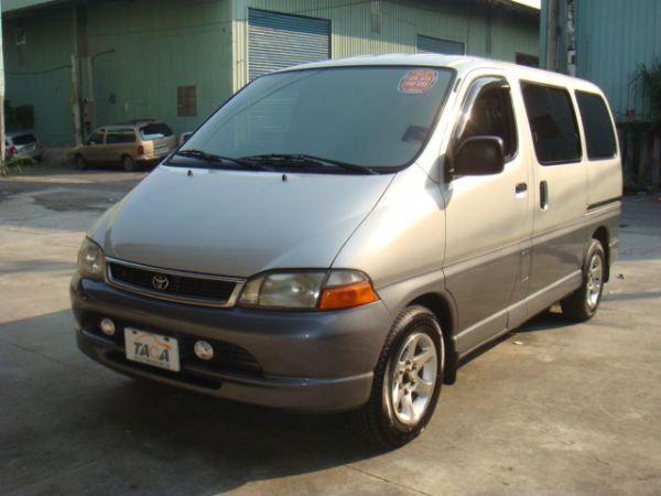 TOYOTA HIACE 照片1