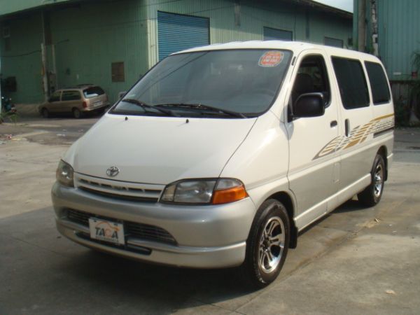 TOYOTA HIACE 照片1