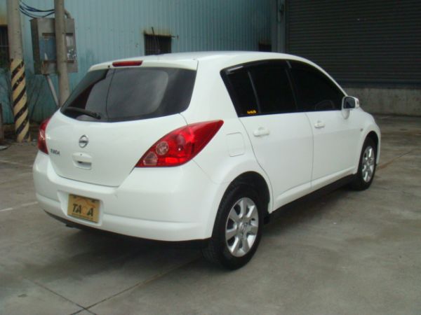 NISSAN TIIDA 照片2