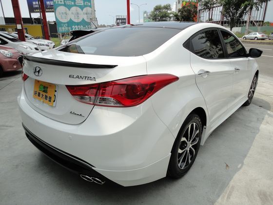 Hyundai 現代/Elantra 照片6