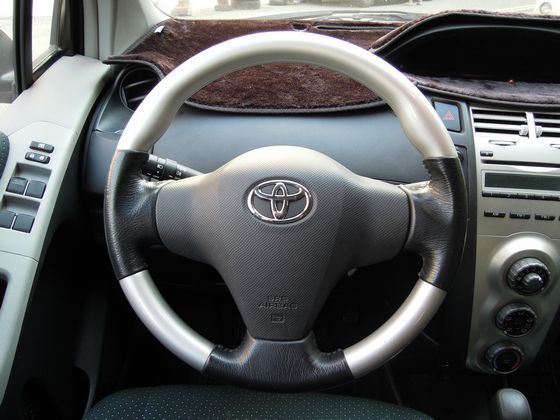 Toyota 豐田/Yaris 照片5