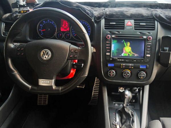 GOLF GTI 0頭款 全額貸 照片6