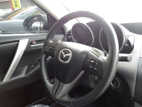Mazda 馬自達/3S 2.0 照片3