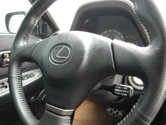 Lexus IS 200 2.0 照片3