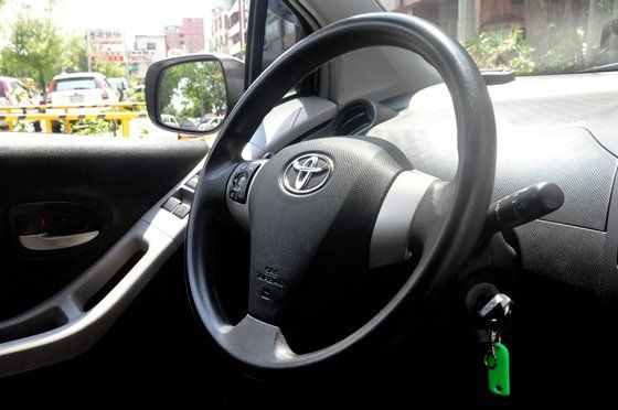 0 頭款、全額貸、低月付   Yaris 照片3