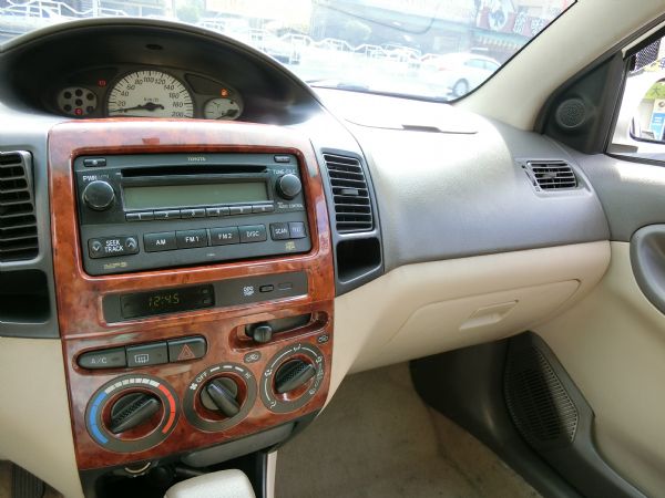 威歐馳 Vios 2004  照片5