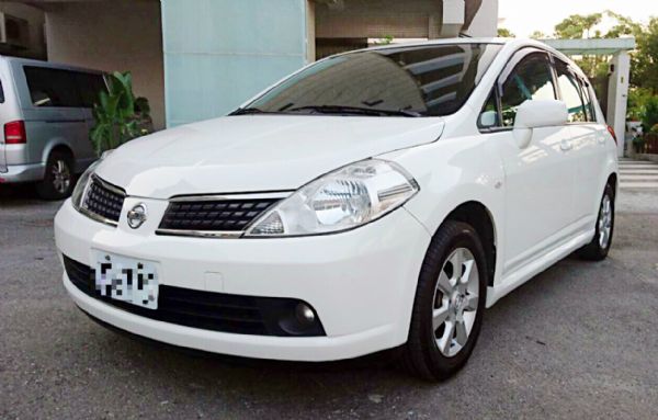 【鑫宏車業】Nissan-Tiida 照片3