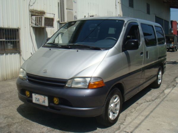 TOYOTA HIACE 照片1