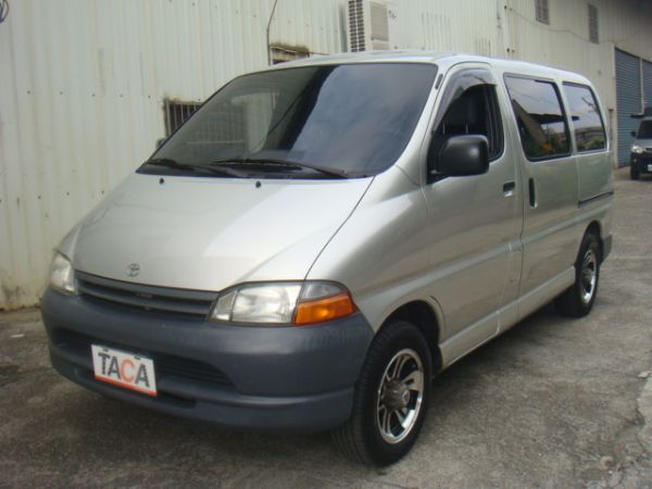 TOYOTA HIACE 照片1