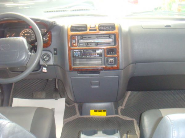 TOYOTA HIACE 照片10