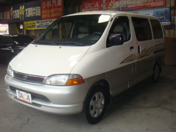 TOYOTA HIACE 照片1