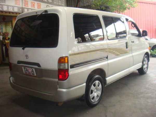 TOYOTA HIACE 照片2