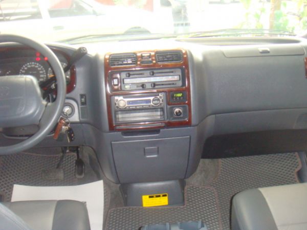 TOYOTA HIACE 照片9