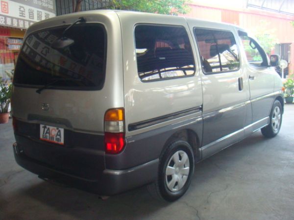 TOYOTA HIACE 照片2