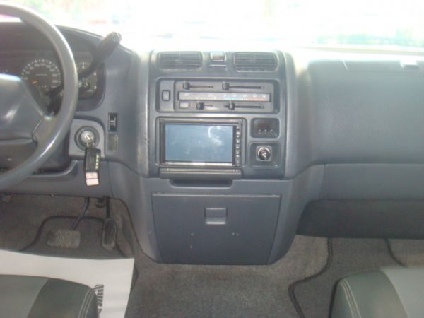 TOYOTA HIACE 照片6