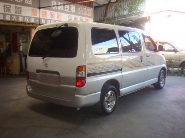 TOYOTA HIACE 照片2