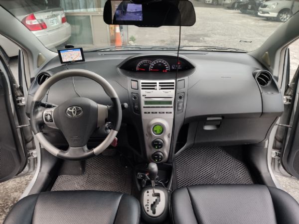 TOYOTA YARIS 照片6