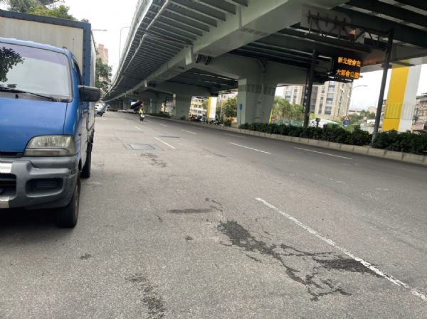 【保證實車實照實價】如有不實~整輛車送您 照片3