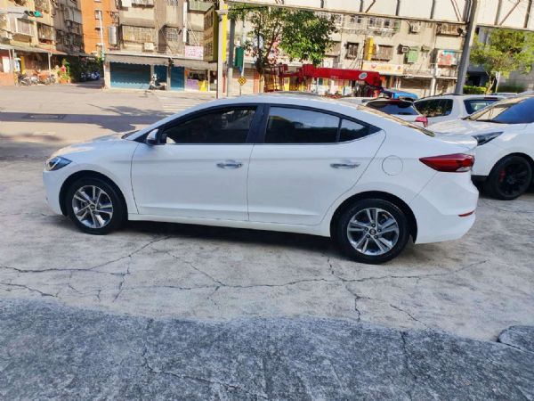 2018年HYUNDAI Elantra 照片8